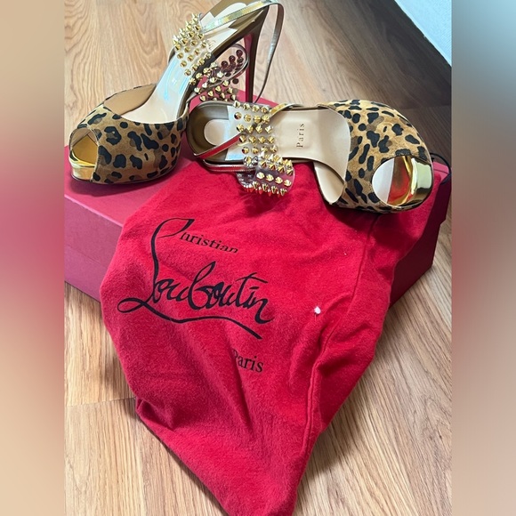 They are too small, brand new never been worn, excellent condition - Picture 2 of 5